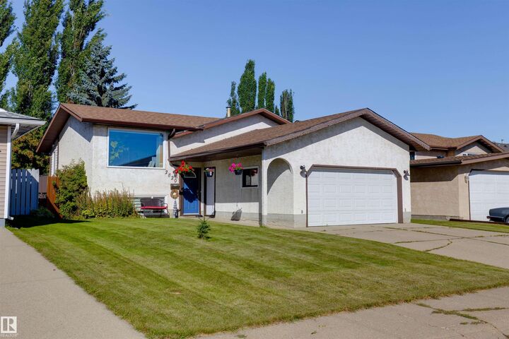 Property Photo:  2820 35 Street NW  AB T6L 3Y4 