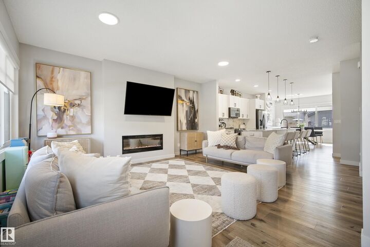 Property Photo:  22359 93 Avenue NW  AB T5T 7L9 