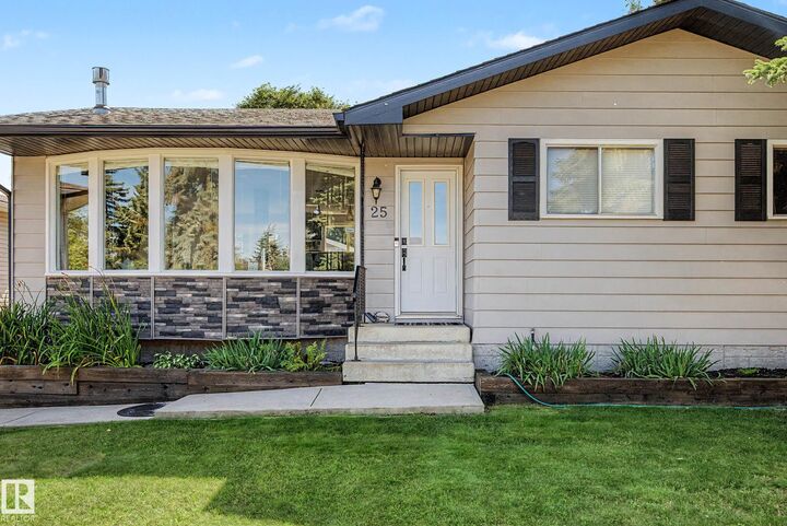 Property Photo:  25 Galloway Drive  AB T8A 2L7 