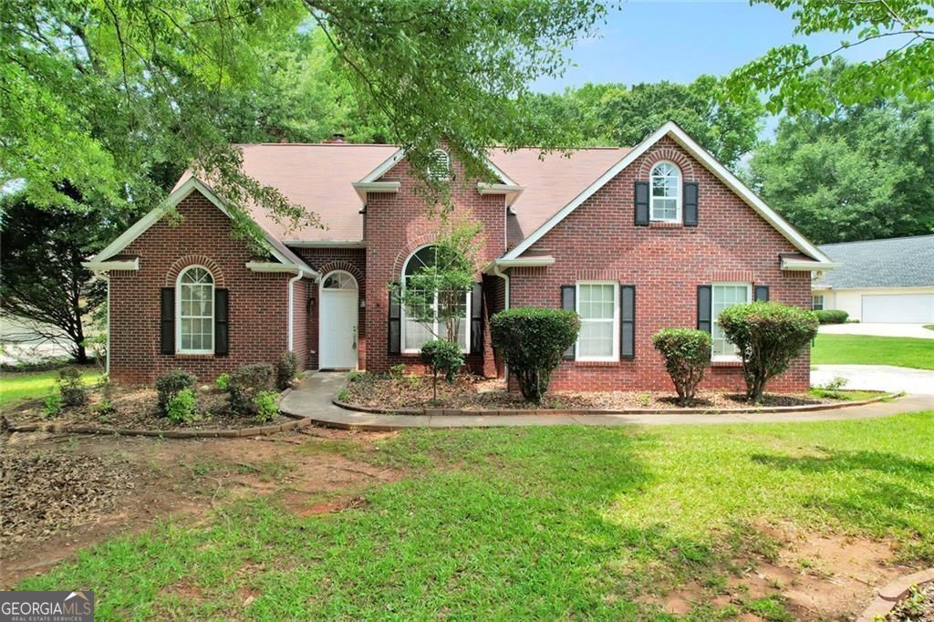 Property Photo: 401 Crosshaven Way GA 30253