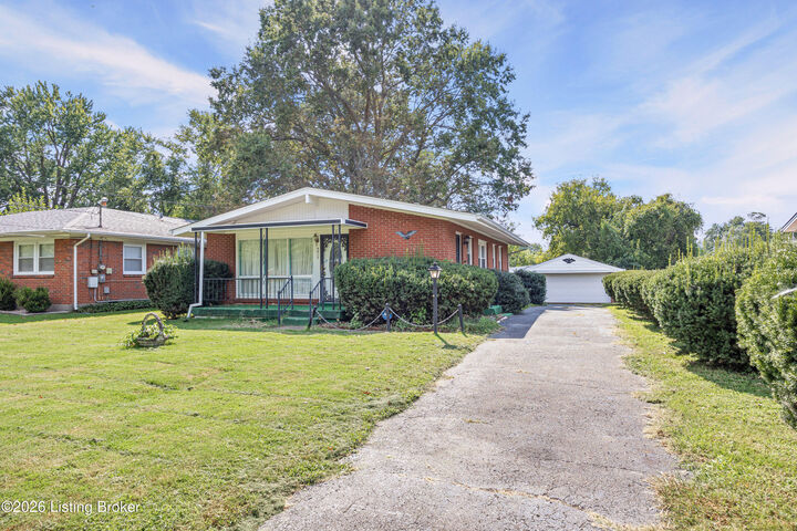 Property Photo: 9917 East Ave KY 40272