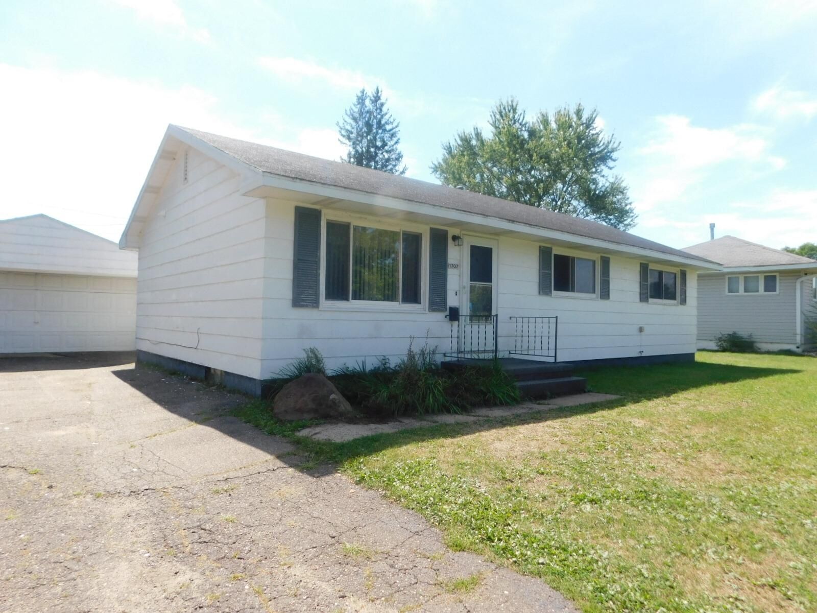 Property Photo:  1707 Mathews St  WI 54452 