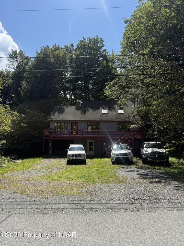 Property Photo: 838 Wildwood Terrace PA 18427