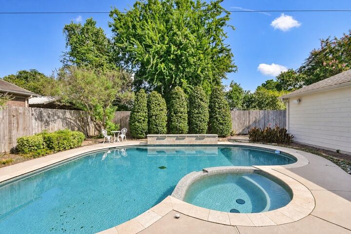 Property Photo: 19002 Appletree Hill Lane TX 77084