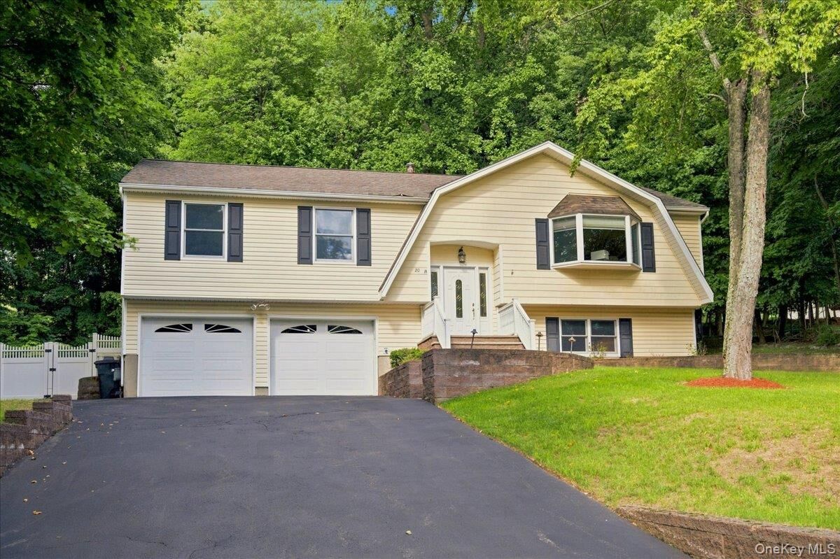 Property Photo:  20 Lancaster Lane  NY 10952 