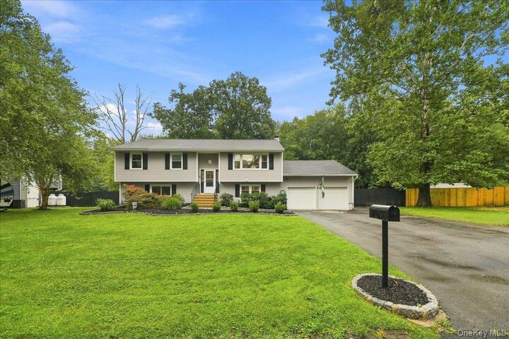 Property Photo:  21 Dennis Road  NY 12590 