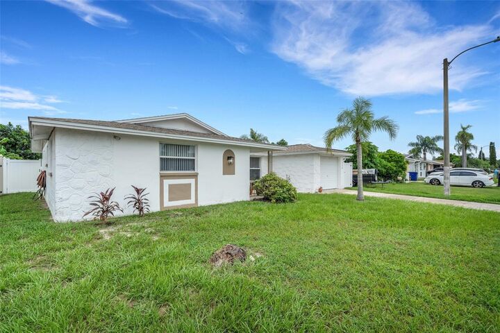 Property Photo:  7234 Oakshire Drive  FL 34668 
