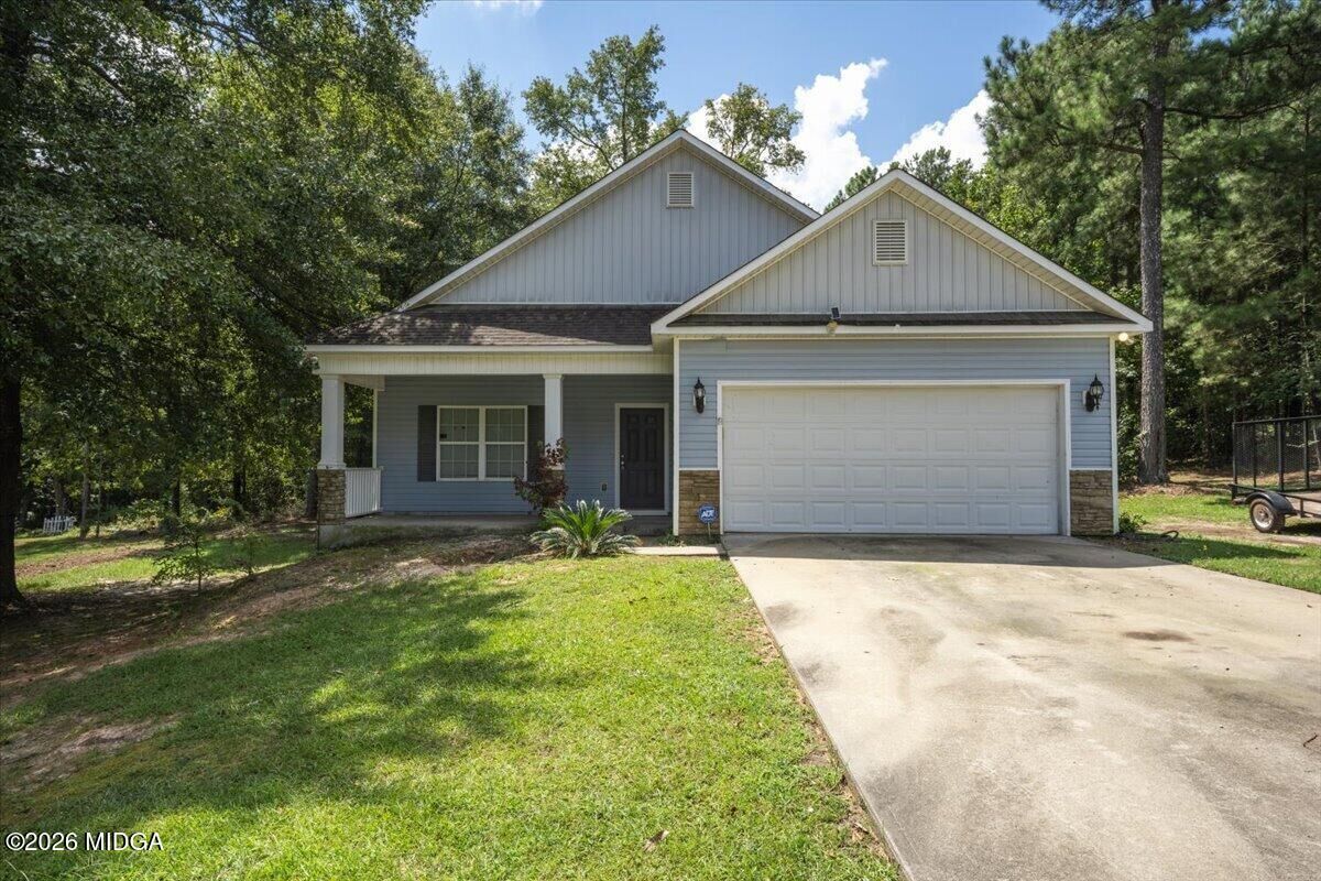 Property Photo:  215 Hallie Lane  GA 31211 