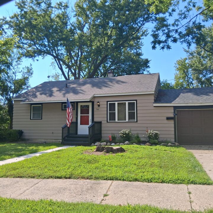 Property Photo: 746 Hiways Avenue MI 49090