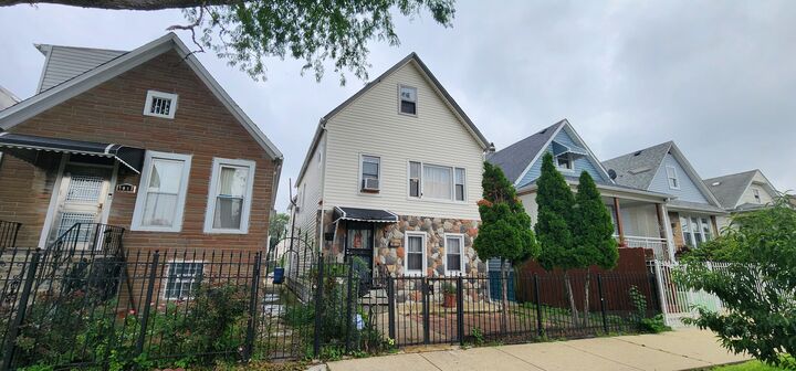 Property Photo: 4051 S Campbell Street IL 60632
