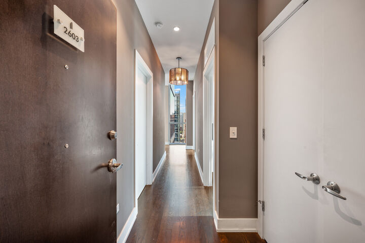 Property Photo:  110 W Superior Street 2603  IL 60654 