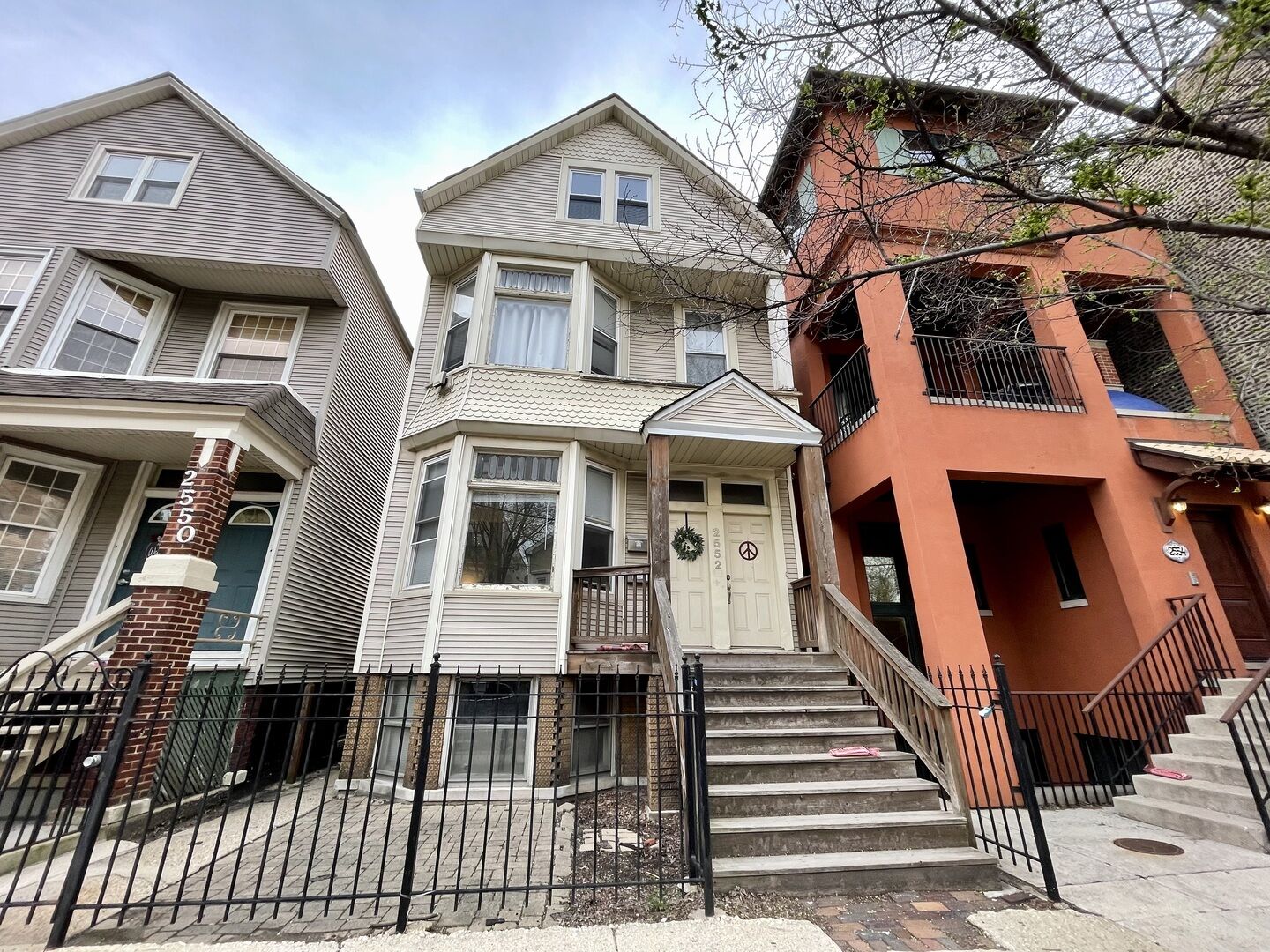 Property Photo:  2552 N Southport Avenue 1R  IL 60614 