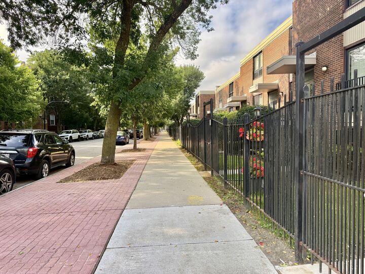 Property Photo:  816 S Laflin Street  IL 60607 