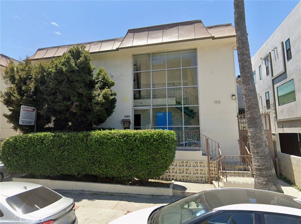Property Photo:  1209 N Mansfield  CA 90038 