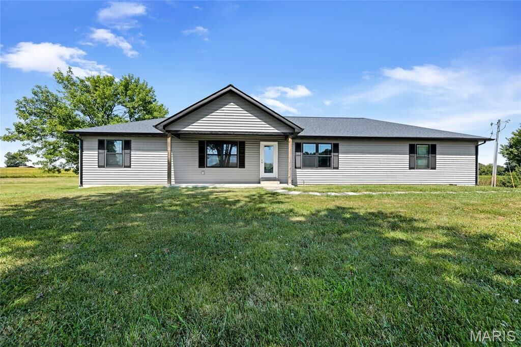 Property Photo:  4375 Jj Road  IL 62298 