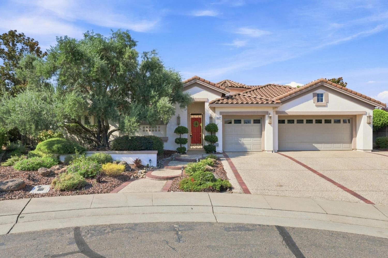 Property Photo:  932 Gardner Court  CA 95648 