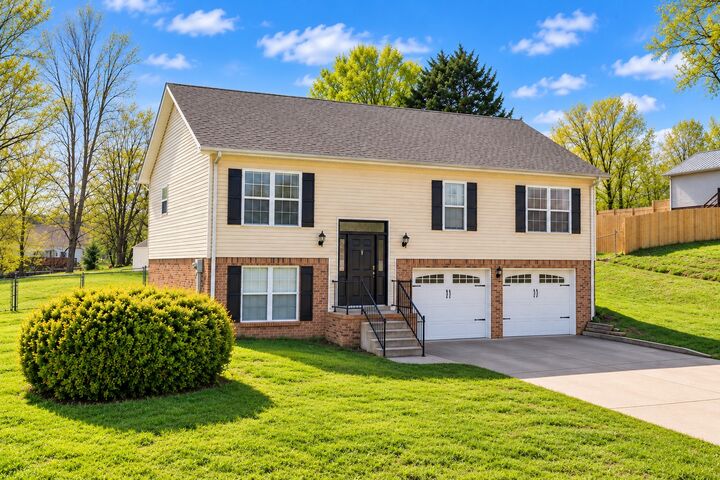 Property Photo:  524 Barney Ln  TN 37042 