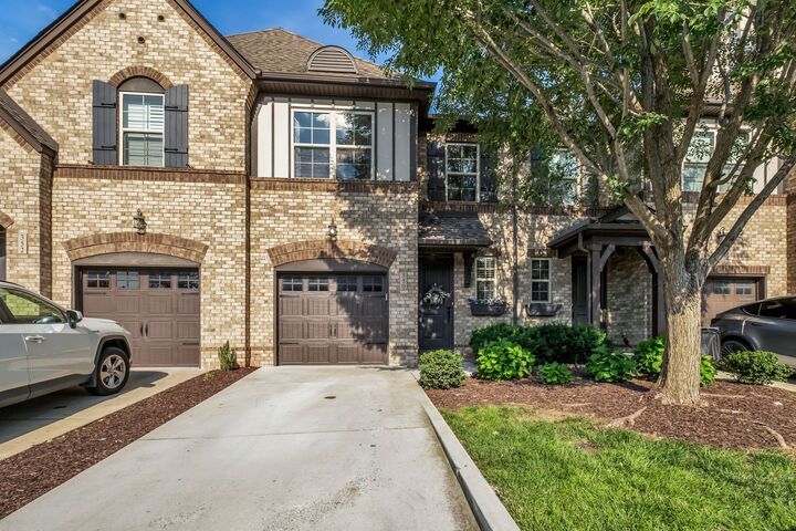 Property Photo:  350 Coronado Pvt Cir  TN 37075 