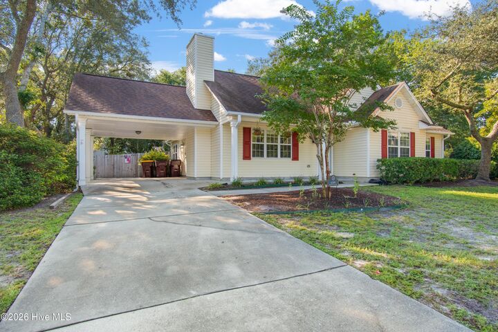Property Photo: 6309 Iverstone Court NC 28409