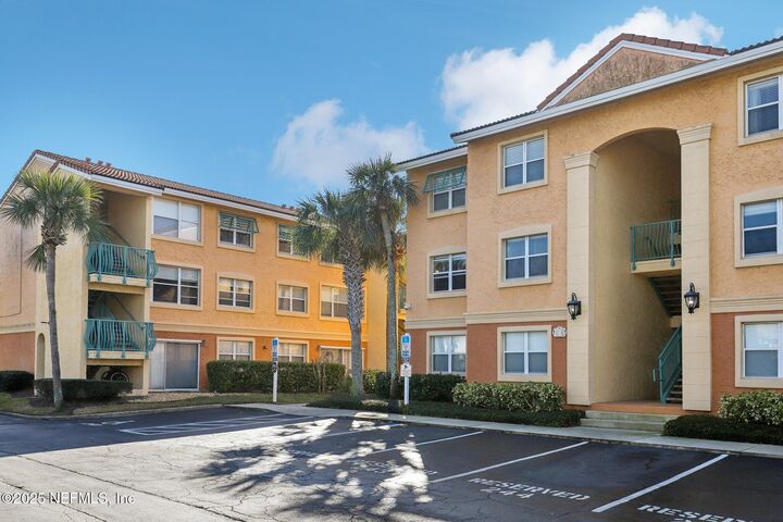 Property Photo:  200 Laguna Villas Boulevard C21  FL 32250 