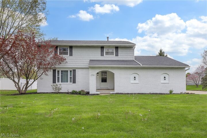 Property Photo: 2783 State Street NW OH 44685