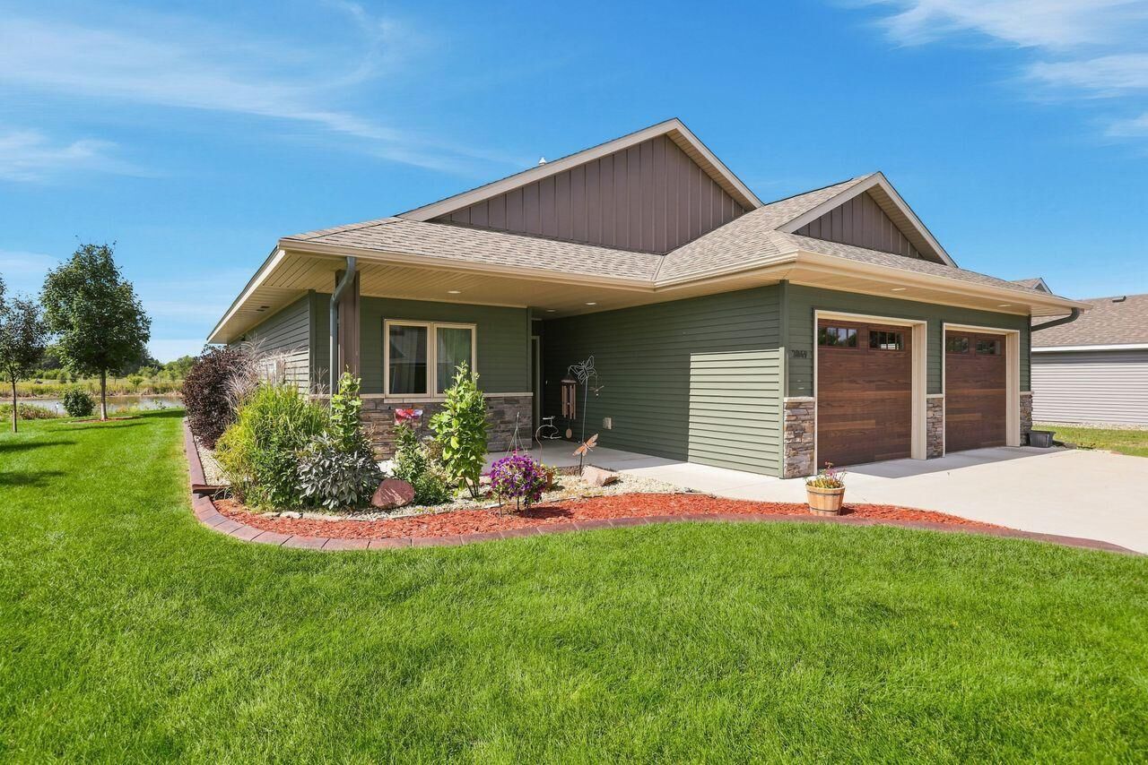 Property Photo:  3049 Nottingham Road S  MN 56301 