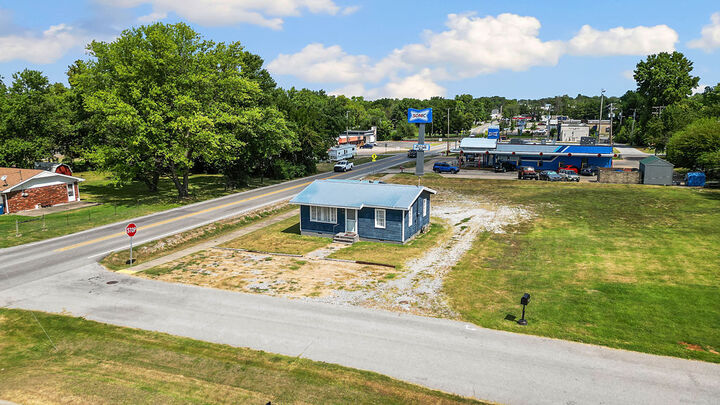 Property Photo: 102 SE Galveston Street AR 72736