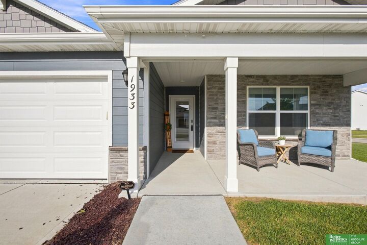 Property Photo: 1933 N Kara Way NE 68025