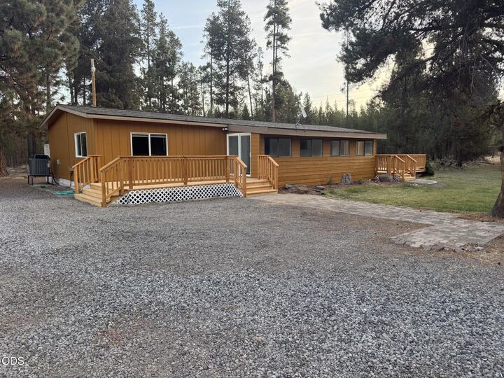 Property Photo:  17875 Old Wood Road  OR 97707 