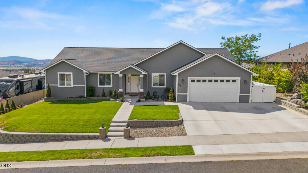 Property Photo:  236 Skyridge Drive  OR 97603 