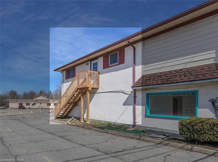 Property Photo:  581 Lancaster Street W 2  ON N2K 1M5 
