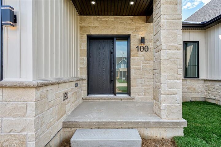 Property Photo:  100 Clayton Street  ON N0K 1N0 