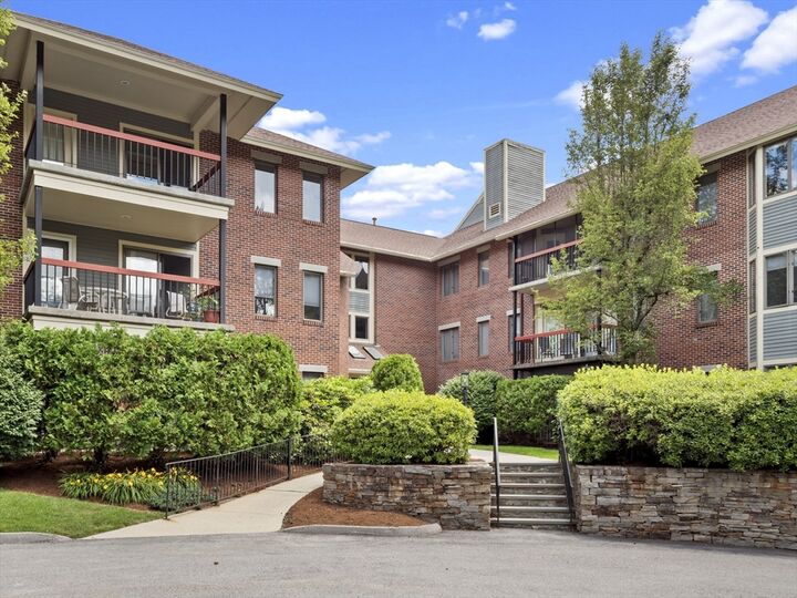 Property Photo:  770 Salisbury St. 311  MA 01609 