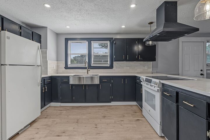 Property Photo: 39 Hope St 3 MA 02702