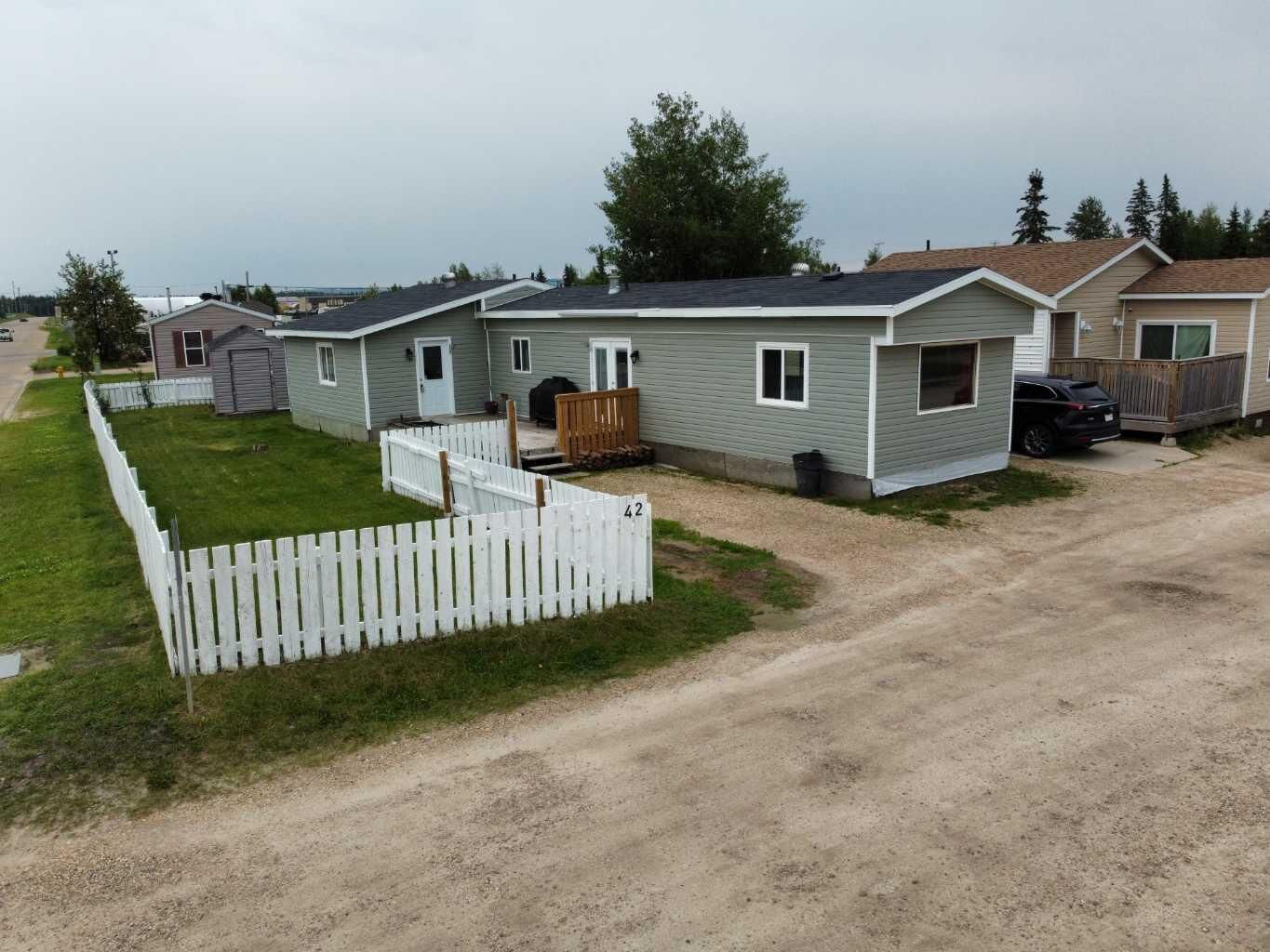 Property Photo:  42 Evergreen Crescent  AB T7S 1J2 