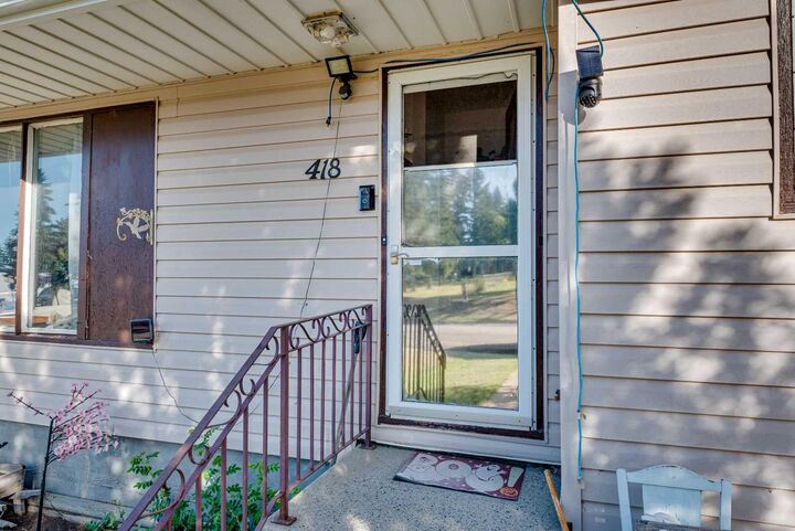 Property Photo:  418 School Road  AB T0M 2C0 