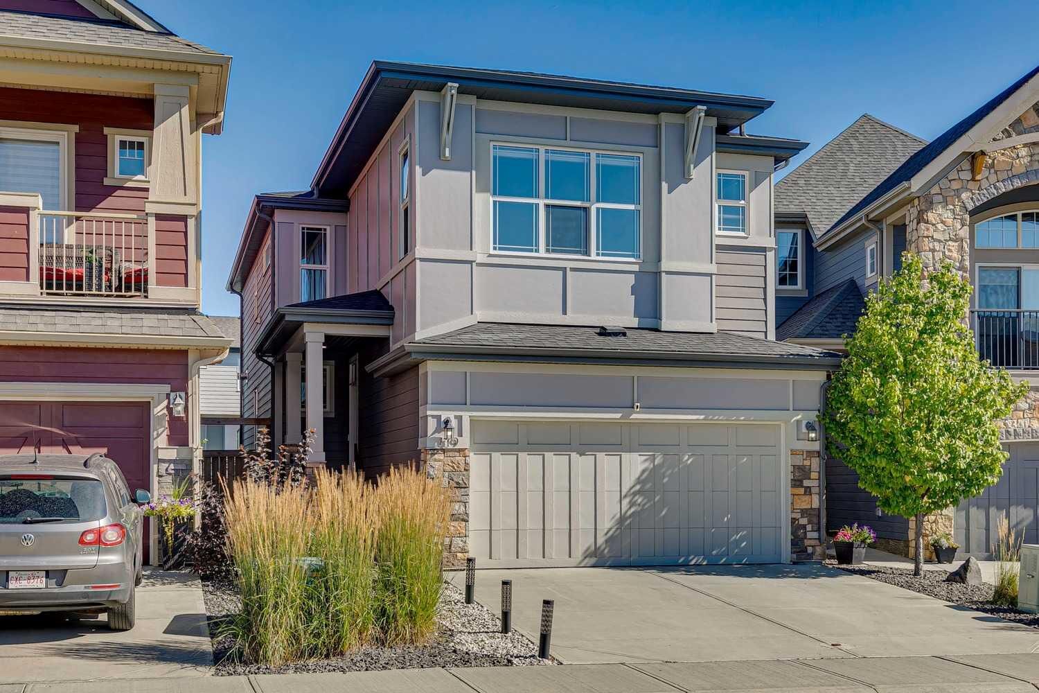 Property Photo:  119 Cranbrook Green SE  AB T3M 2X2 