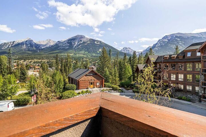 Property Photo:  505 Spring Creek Drive 302  AB T1W 0C5 