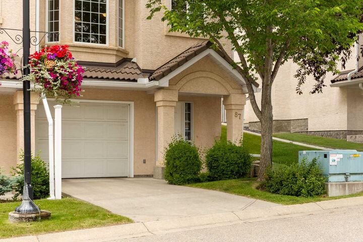 Property Photo:  87 Hamptons Link NW  AB T3A 5V9 