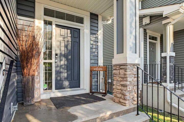 Property Photo:  76 Auburn Glen Heights SE  AB T3M 0N1 