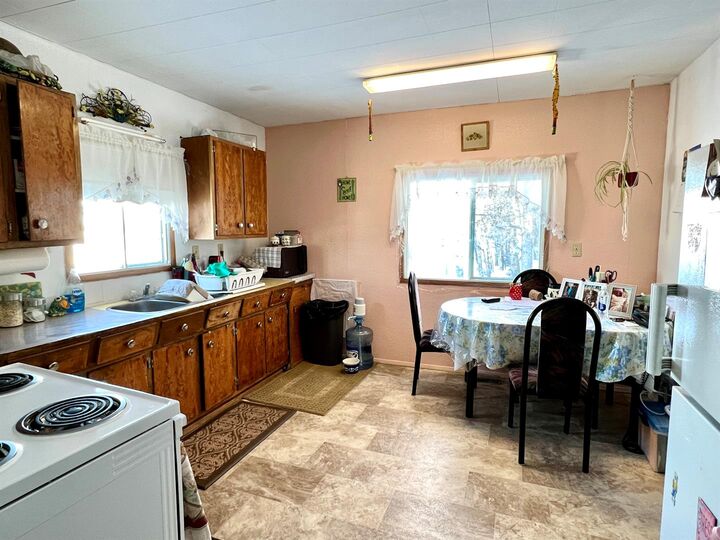 Property Photo:  65033 Twp Rd 38-0  AB T4T 1A4 