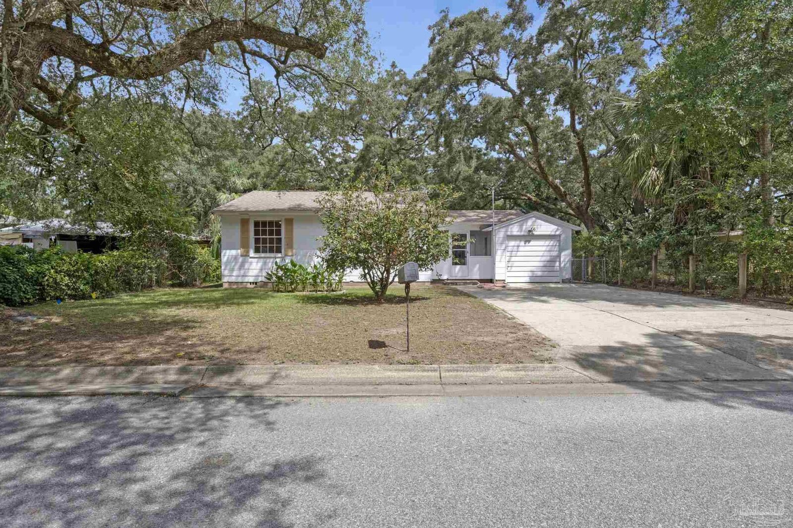 Property Photo:  12 Dewitt Dr  FL 32507 