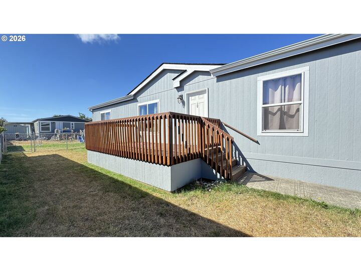 Property Photo: 907 York St 84 OR 97325