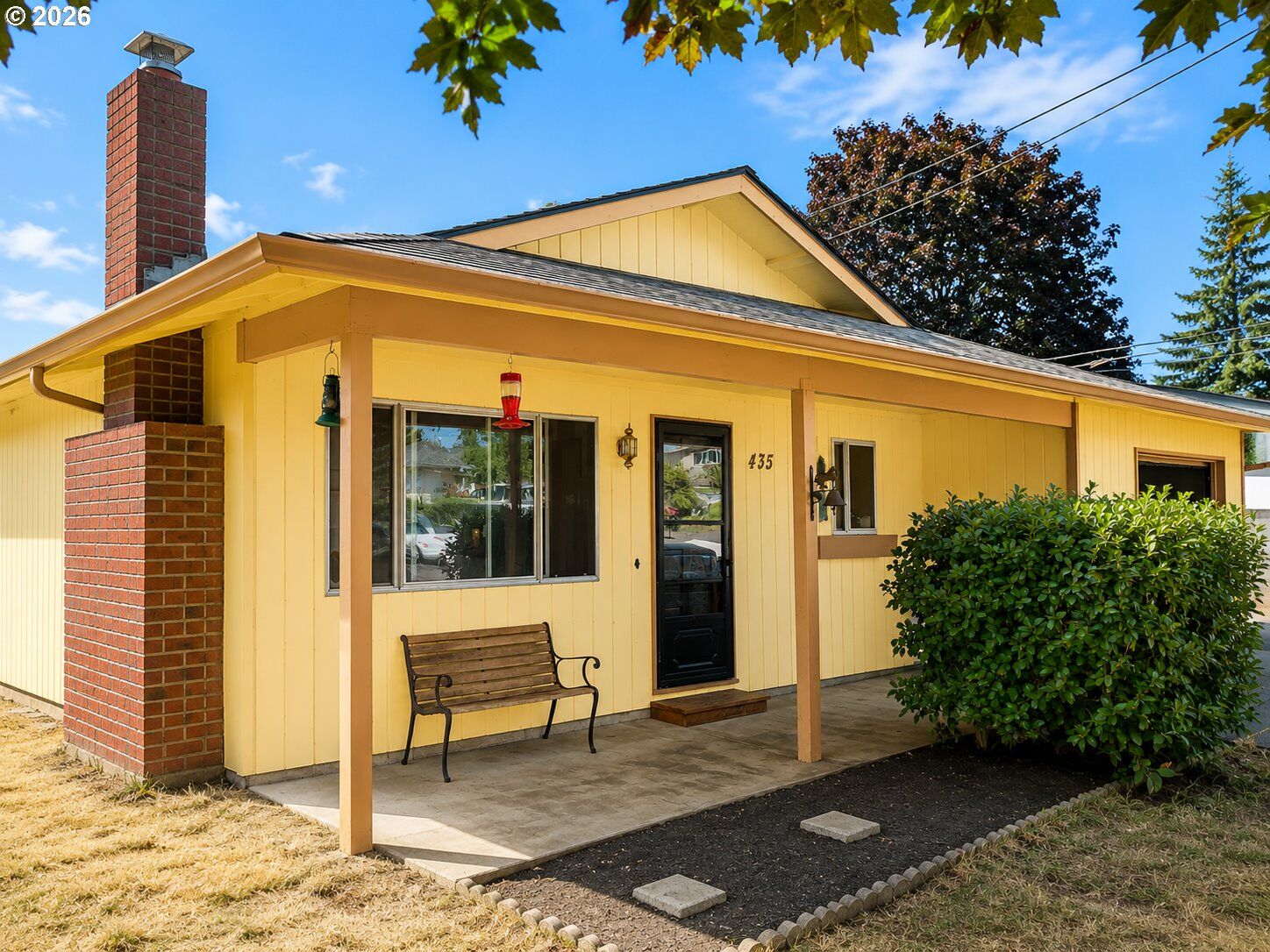 Property Photo:  435 S 9th St  OR 97051 