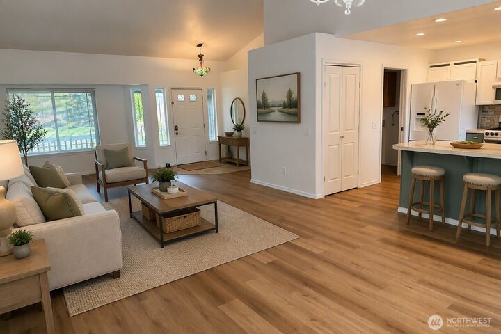 Property Photo: 1605 N Bluegrass Lane WA 98926