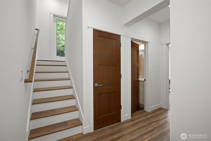 Property Photo:  4812 S Frontenac Street  WA 98118 