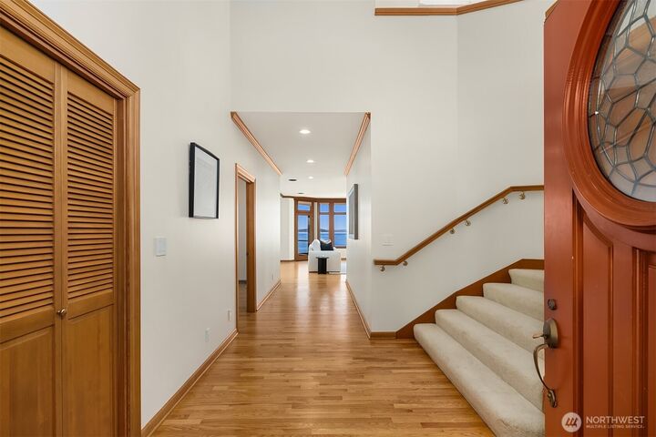 Property Photo:  8203 NE Juanita Drive  WA 98033 