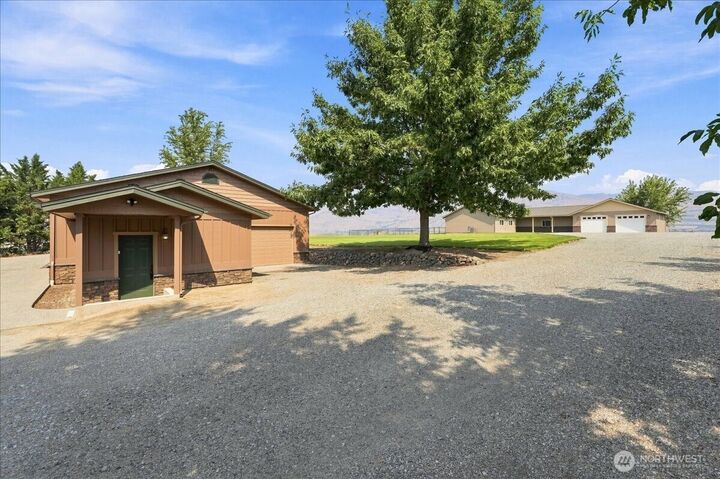 Property Photo:  1080  Washington Street  WA 98831 