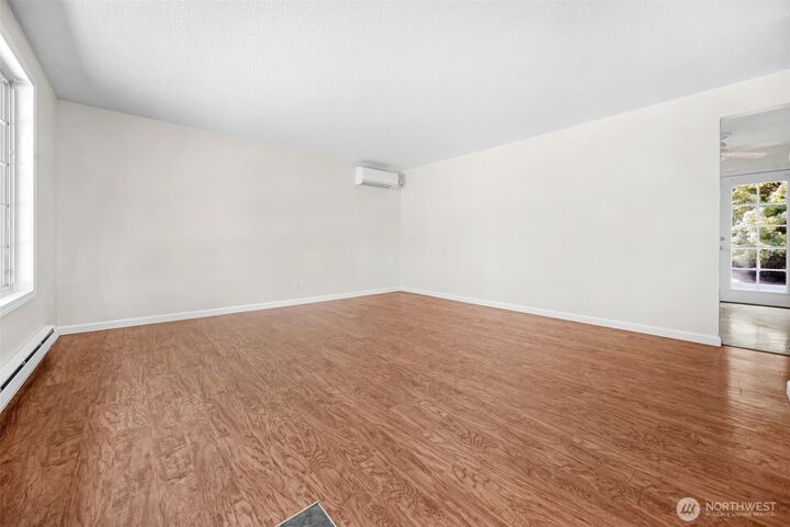 Property Photo:  902  Peters Place  WA 98208 