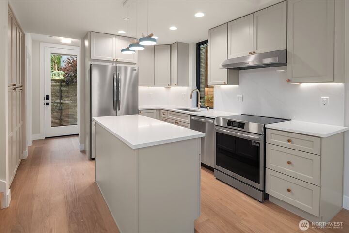 Property Photo:  2316 S Forest Street  WA 98144 